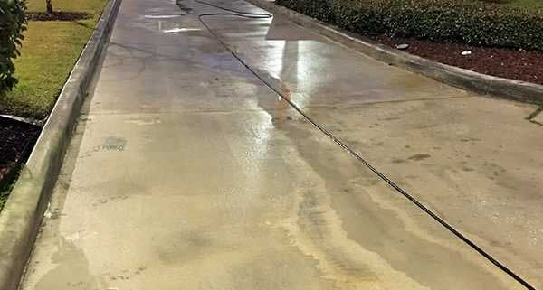 Concrete Driveway Pressure Washing services San Antonio