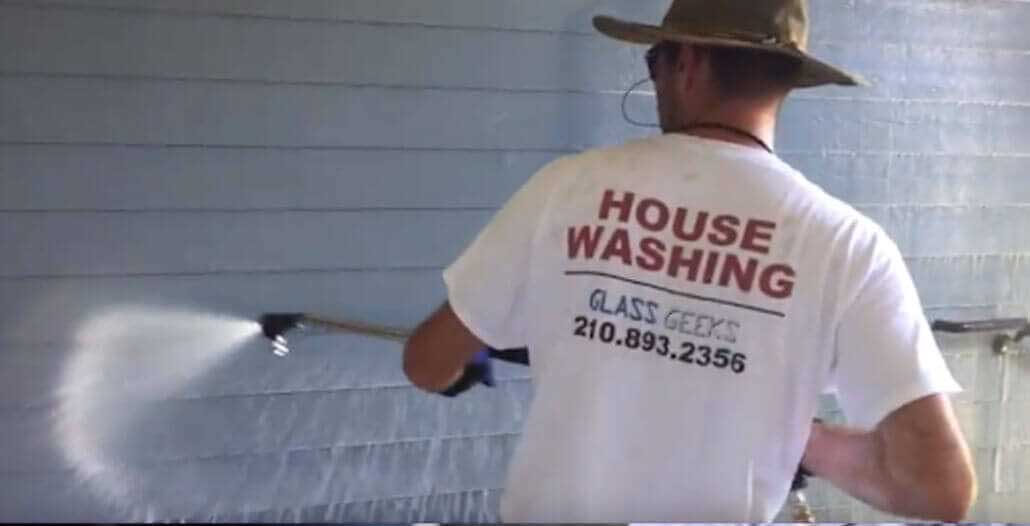 Pressure Washing Vinyl Siding